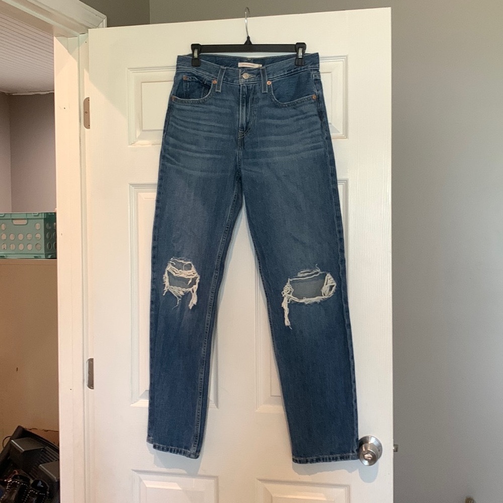 Levi’s size 27 low pro straight